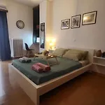 Cozy Vintage City Apt